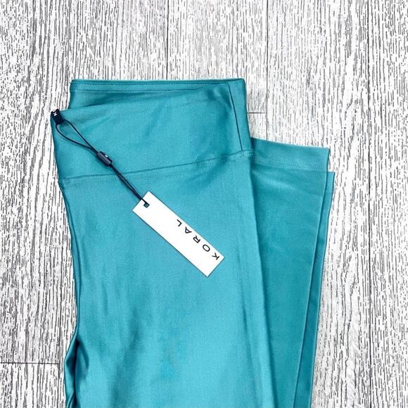 𝅺Koral Lustrous Infinity Highrise Leggings In Duffle Green - Picture 2 of 4